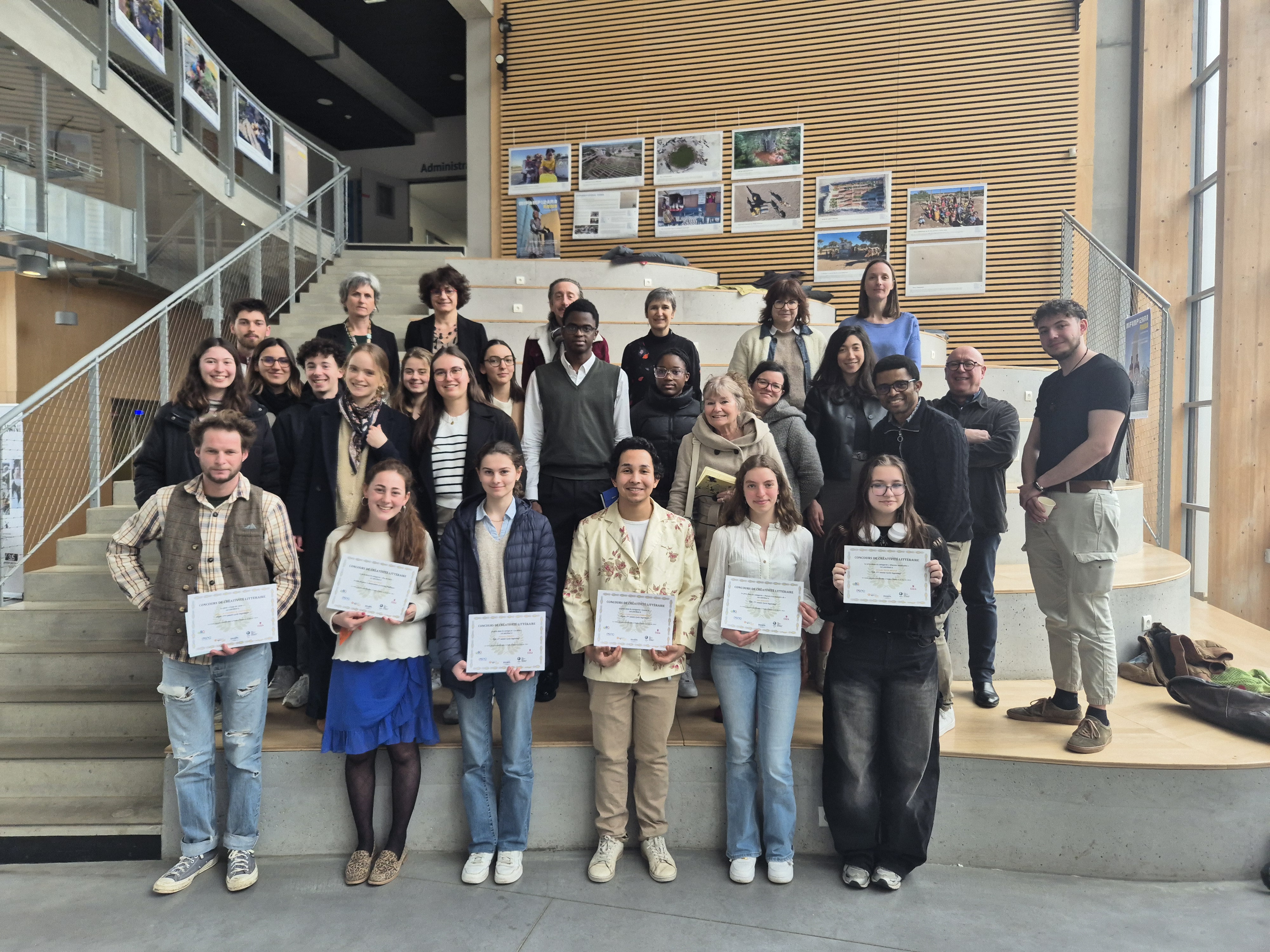 Photo de groupe plumes d'or - édition 2025